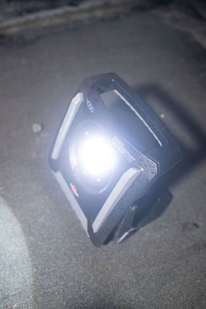 brennenstuhl Multi Battery LED Baustrahler 4500 lm IP65